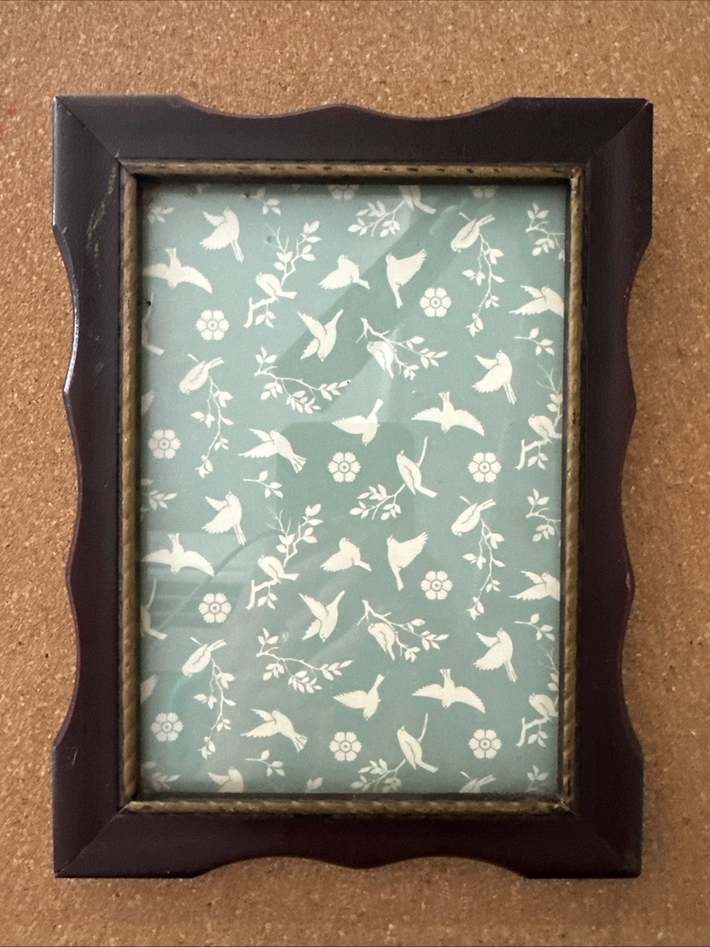 Antique SCALLOPED WOOD FRAME FITS 5X7